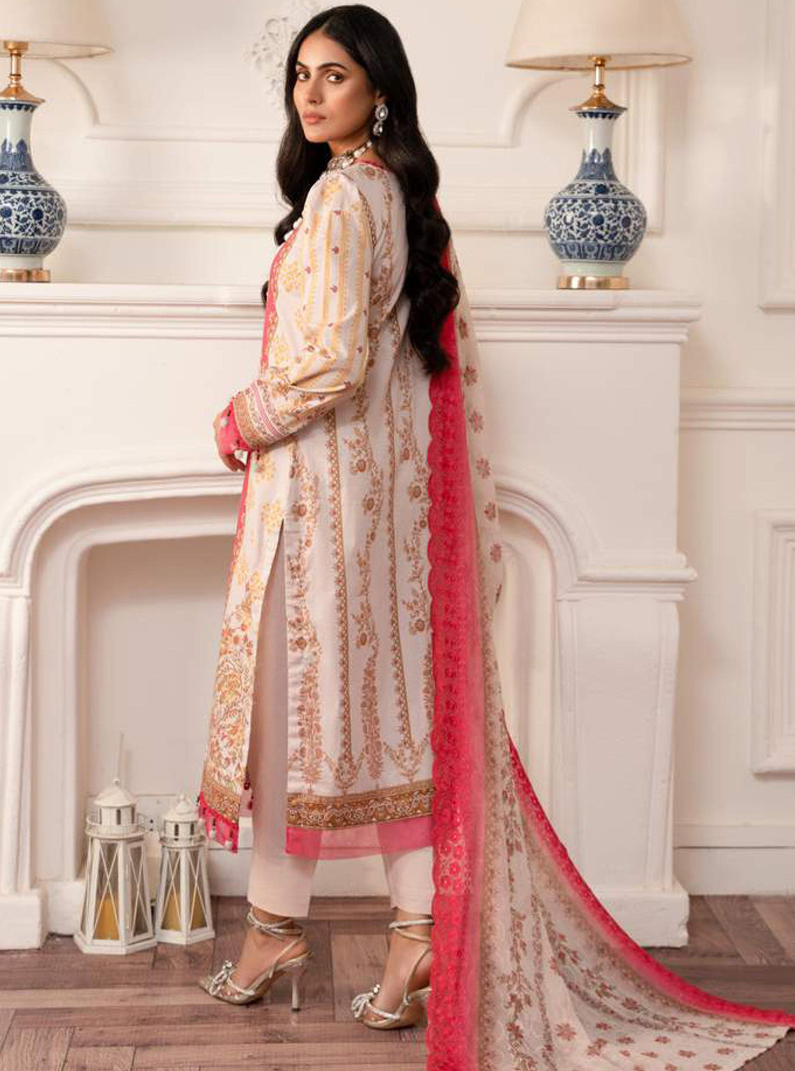 D#09 AlZohaib Sunshine Bloom Printed Bamber Chikankari Dupatta 923 D#09 AlZohaib Sunshine Bloom Printed Bamber Chikankari Dupatta 923