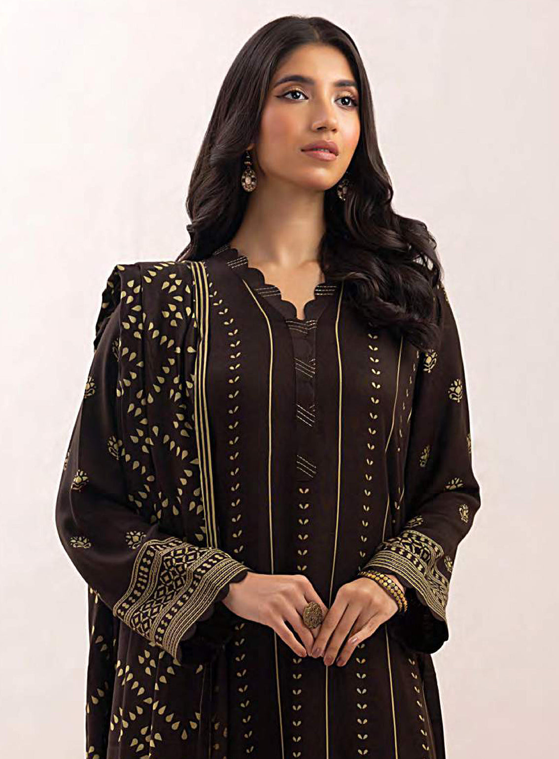 D#148C LSM Lakhany Pashmina Printed Collection 923 D#148C LSM Lakhany Pashmina Printed Collection 923
