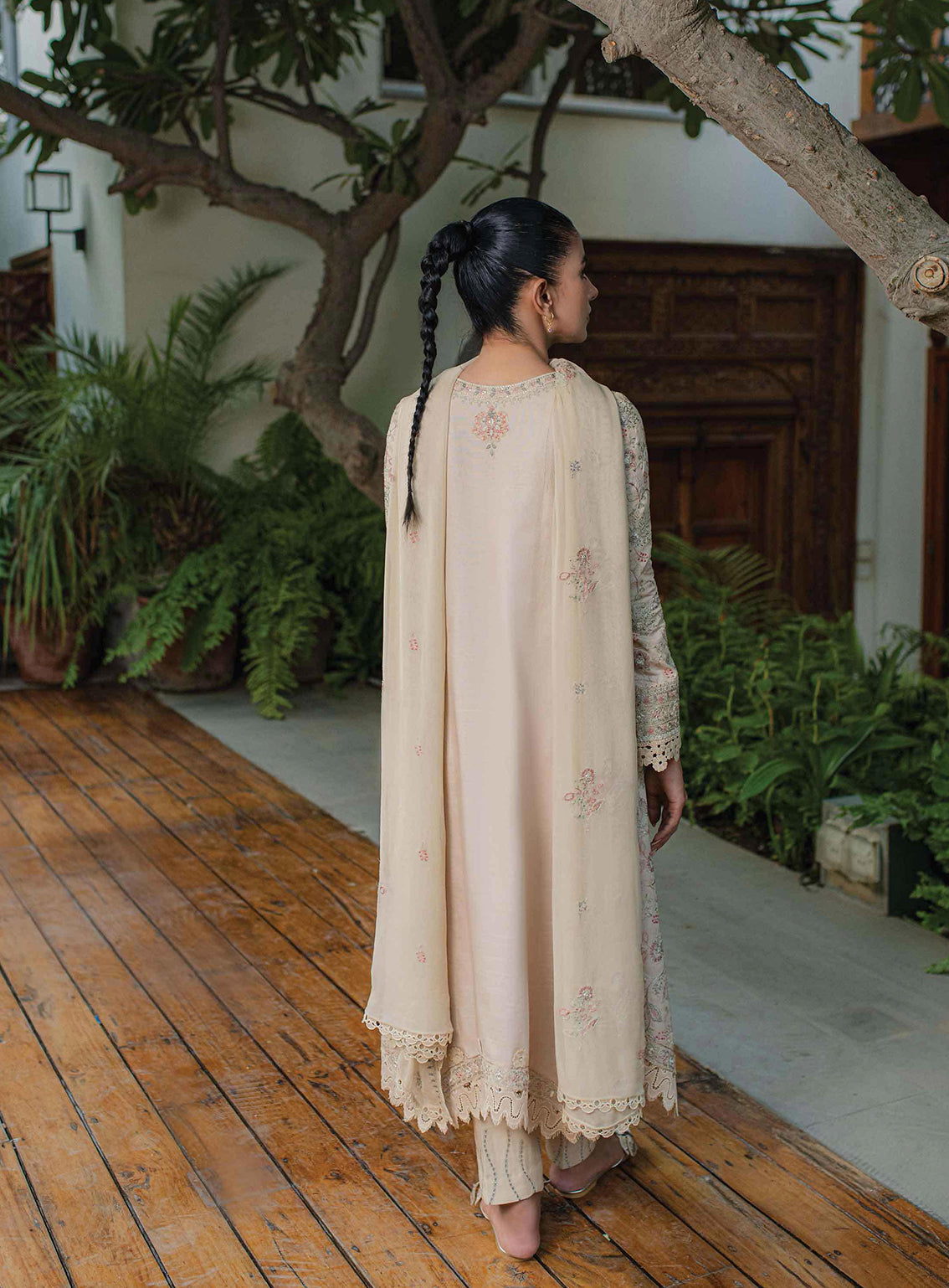 Qline By Qalamkar Embroidered Linen Unstitched 3 Piece Suit - 04 CELESTE Qline By Qalamkar Embroidered Linen Unstitched 3 Piece Suit - 04 CELESTE