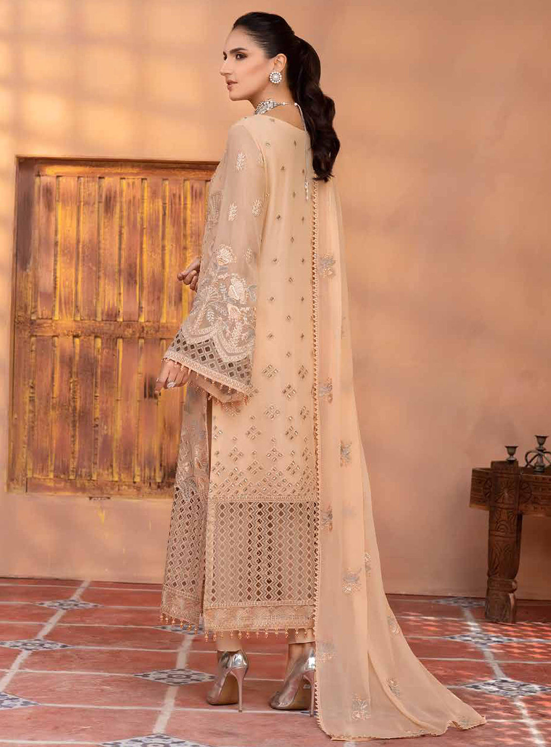 Elnaz By Flossie Embroidered Chiffon Unstitched 3 Piece Suit - 103 Elnaz By Flossie Embroidered Chiffon Unstitched 3 Piece Suit - 103