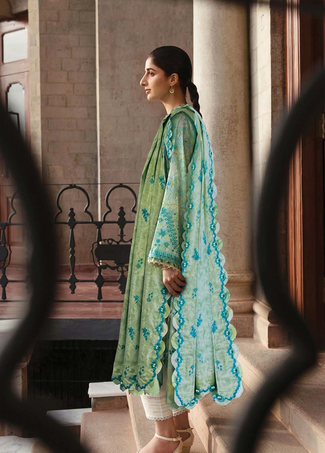 D#05 Zaha By Khadija Shah Festive Emb Lawn Collection 623 D#05 Zaha By Khadija Shah Festive Emb Lawn Collection 623