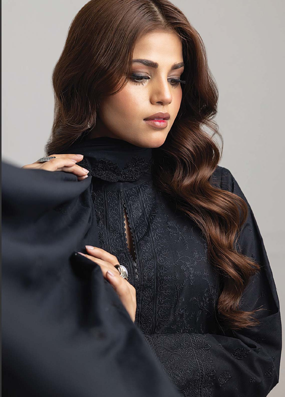 D#010 LSM Lakhany Monochrome Black & White Lawn Collection 623 D#010 LSM Lakhany Monochrome Black & White Lawn Collection 623