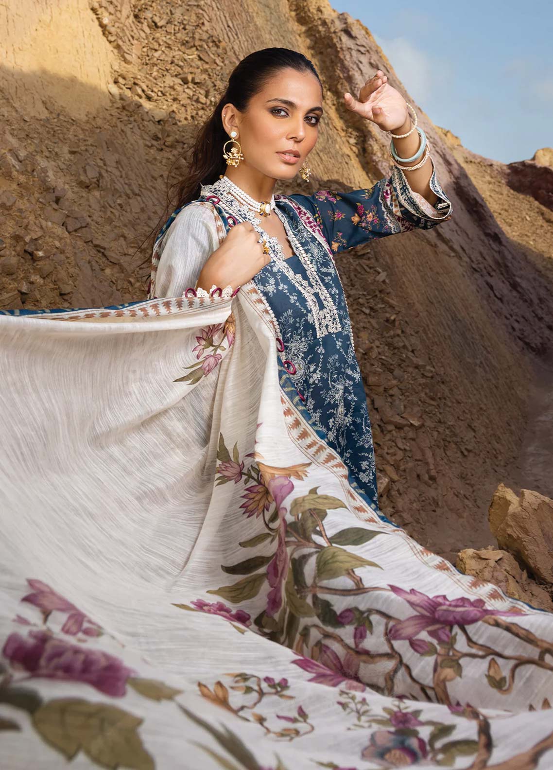 D#7A Elaf Signature Emb Lawn Collection 623 D#7A Elaf Signature Emb Lawn Collection 623