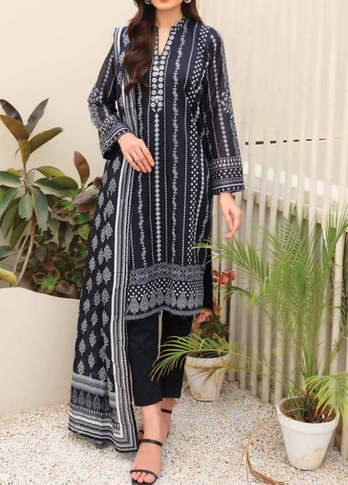 D#16 Salitex Monochrome Black & White Printed Collection 623 D#16 Salitex Monochrome Black & White Printed Collection 623
