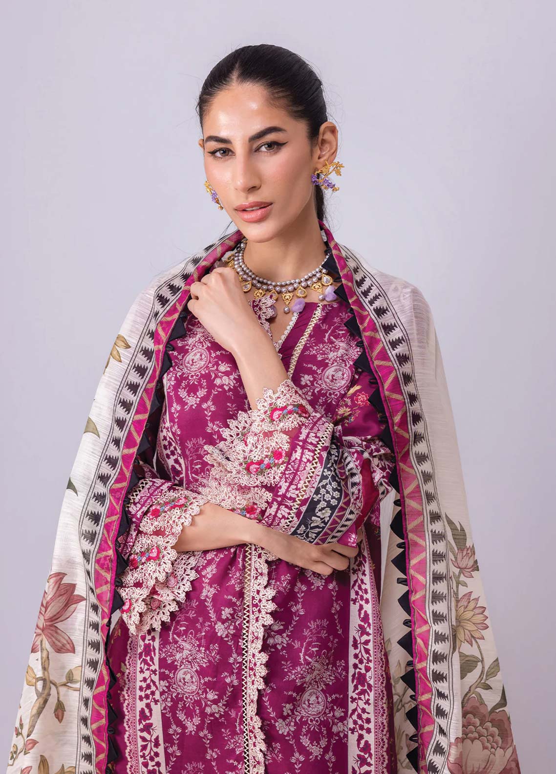 D#7B Elaf Signature Emb Lawn Collection 623 D#7B Elaf Signature Emb Lawn Collection 623