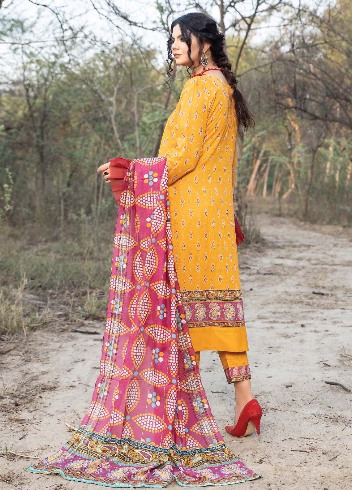 D#01 Ain Alif Digital Printed Lawn Collection 623 D#01 Ain Alif Digital Printed Lawn Collection 623