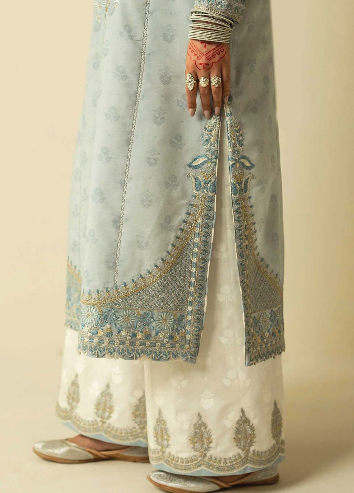 D#01 Zara Shahjahan Emb Lawn Collection 623 V-2 D#01 Zara Shahjahan Emb Lawn Collection 623 V-2