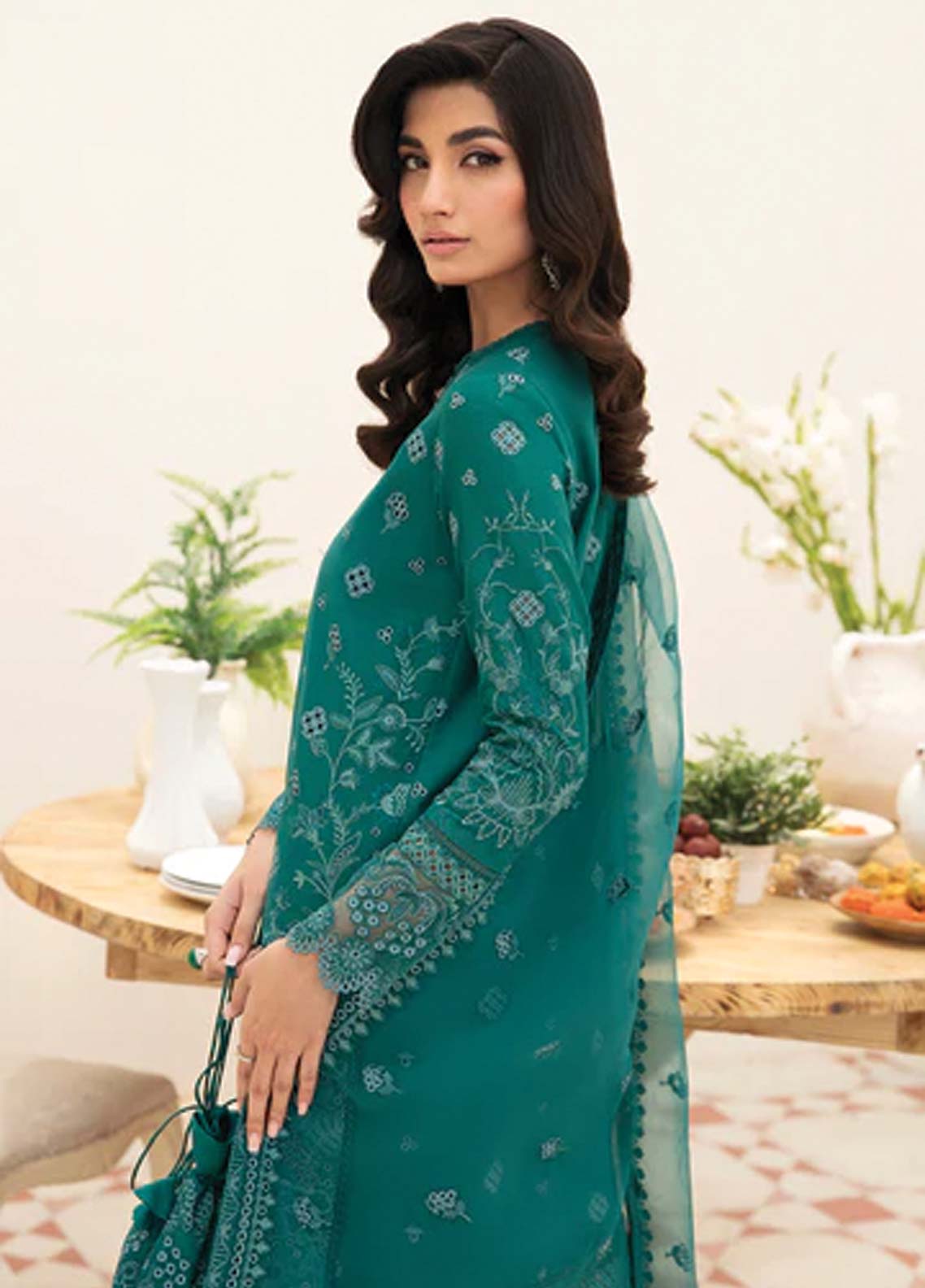 Afrozeh Embroidered Lawn Unstitched 3 Piece Suit - 04 Afrozeh Embroidered Lawn Unstitched 3 Piece Suit - 04