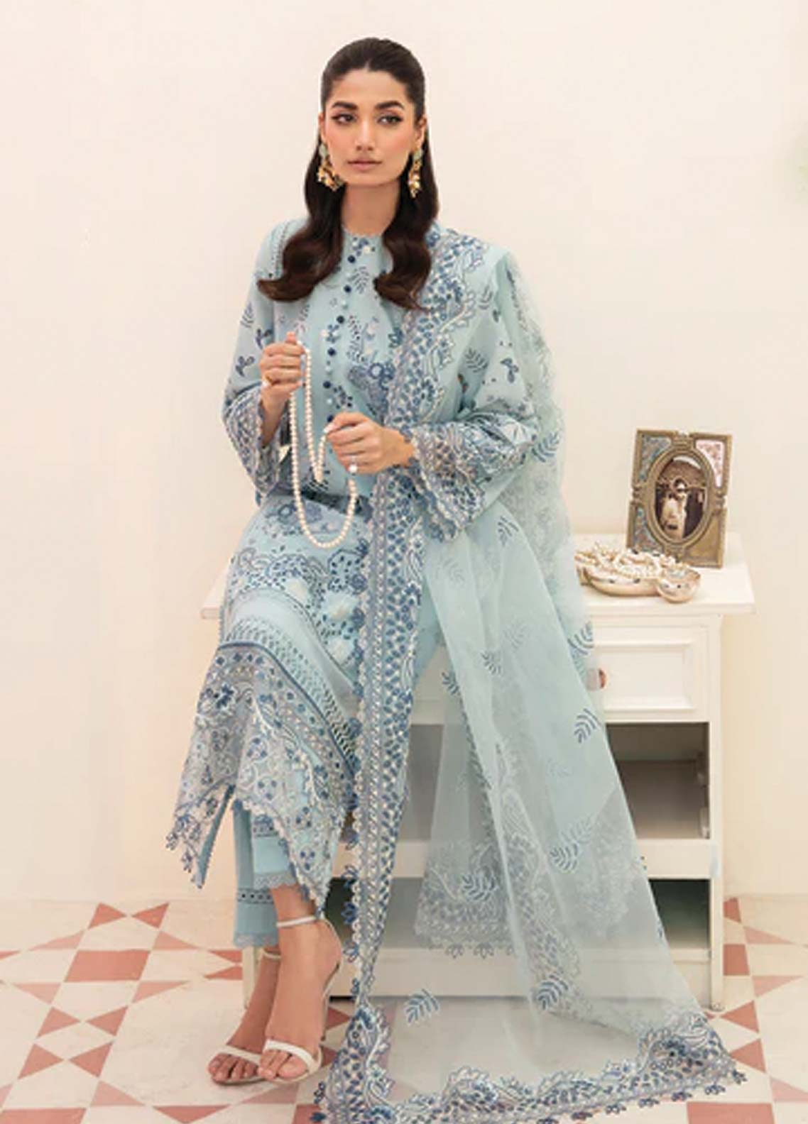 Afrozeh Embroidered Lawn Unstitched 3 Piece Suit - 10 Afrozeh Embroidered Lawn Unstitched 3 Piece Suit - 10