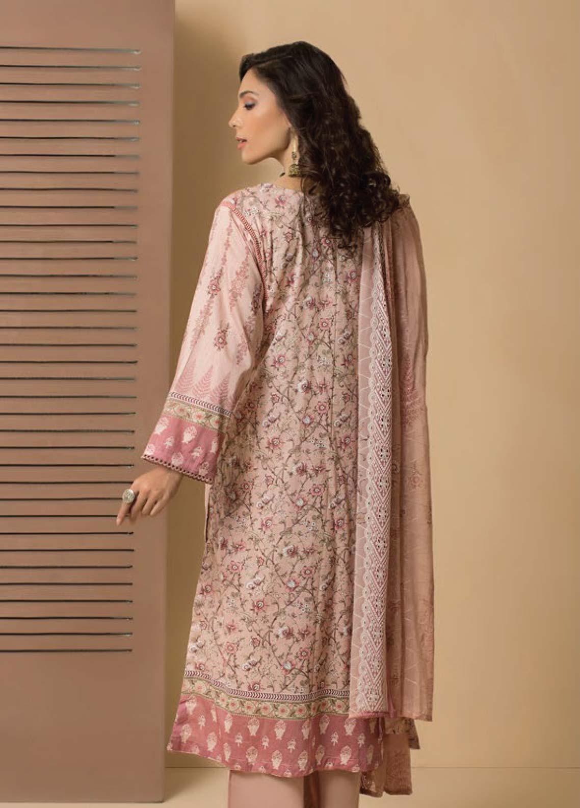 D#7749 Rashid Sevda Emb Lawn Collection 623 D#7749 Rashid Sevda Emb Lawn Collection 623