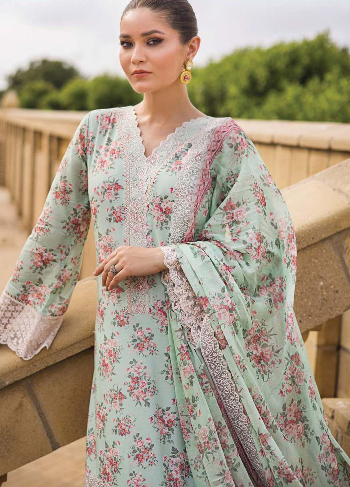 D#6A Zainab Chottani Luxury Emb Lawn Collection 623 D#6A Zainab Chottani Luxury Emb Lawn Collection 623