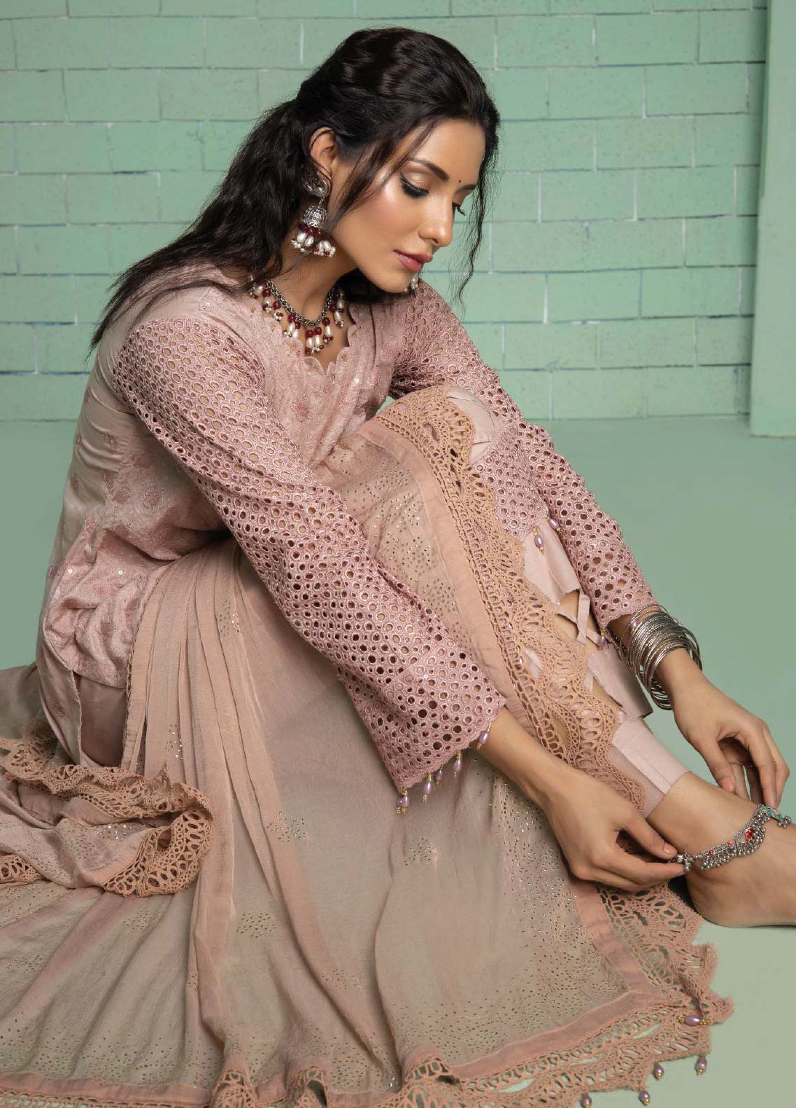 D#02 Schick Juhi Luxury Emb Lawn Collection 623 D#02 Schick Juhi Luxury Emb Lawn Collection 623