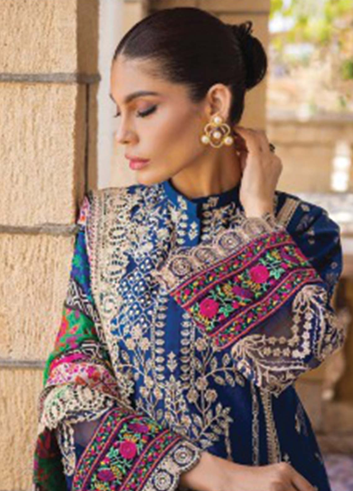 D#5B Zainab Chottani Luxury Emb Lawn Collection 623 D#5B Zainab Chottani Luxury Emb Lawn Collection 623