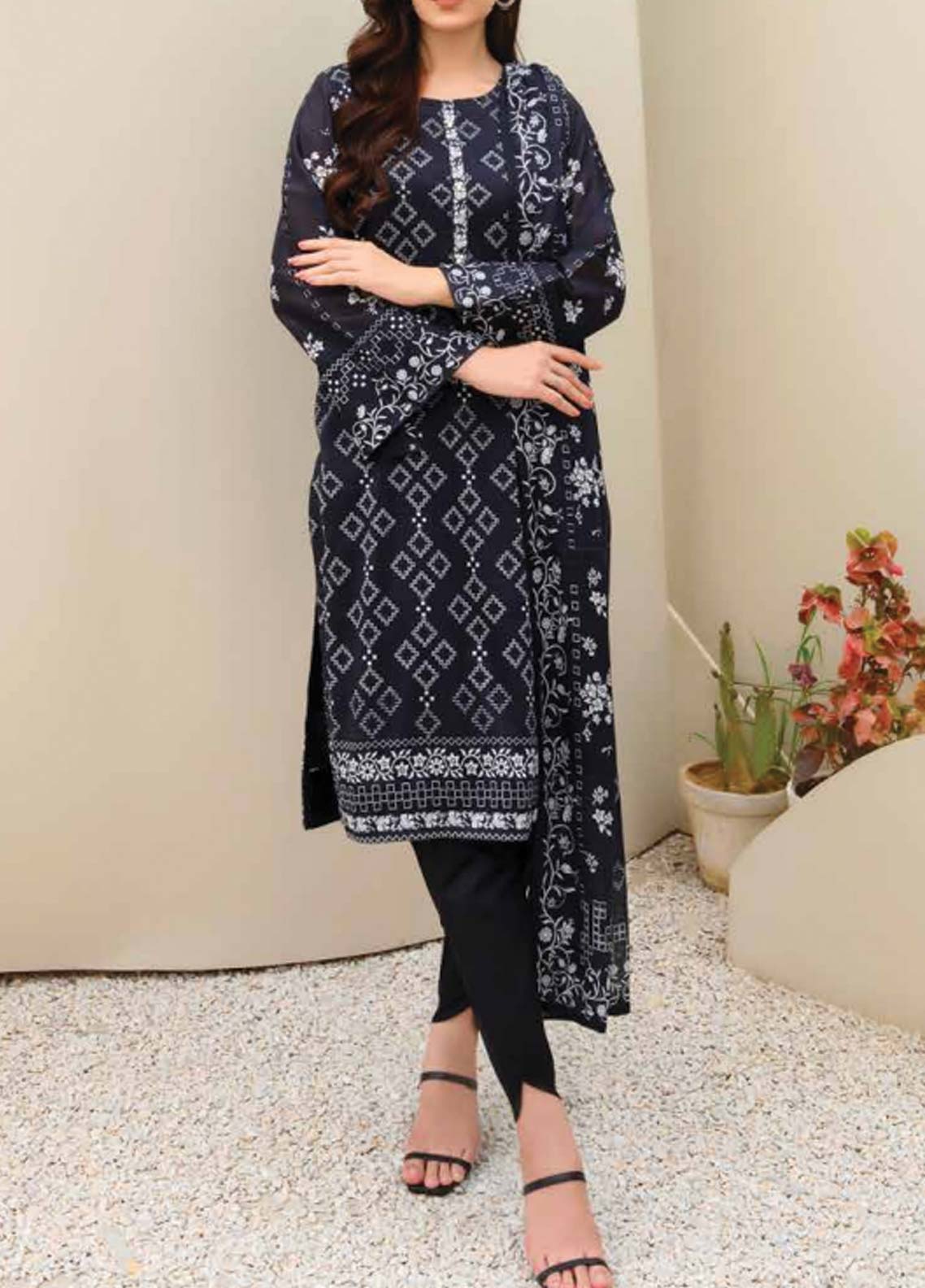D#15 Salitex Monochrome Black & White Printed Collection 623 D#15 Salitex Monochrome Black & White Printed Collection 623