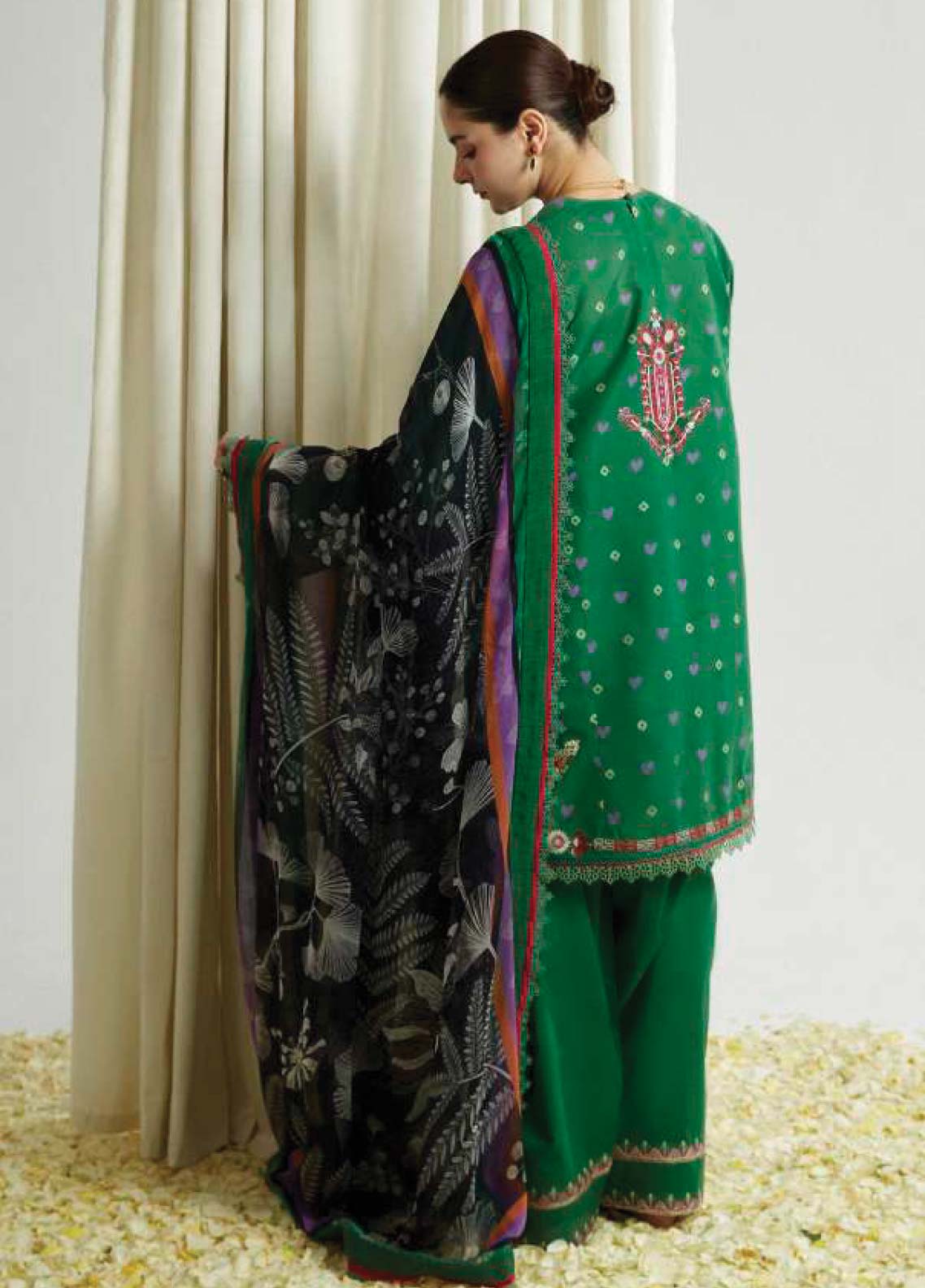 D#5B Zara Shahjahan Coco Emb Lawn Collection 623 D#5B Zara Shahjahan Coco Emb Lawn Collection 623