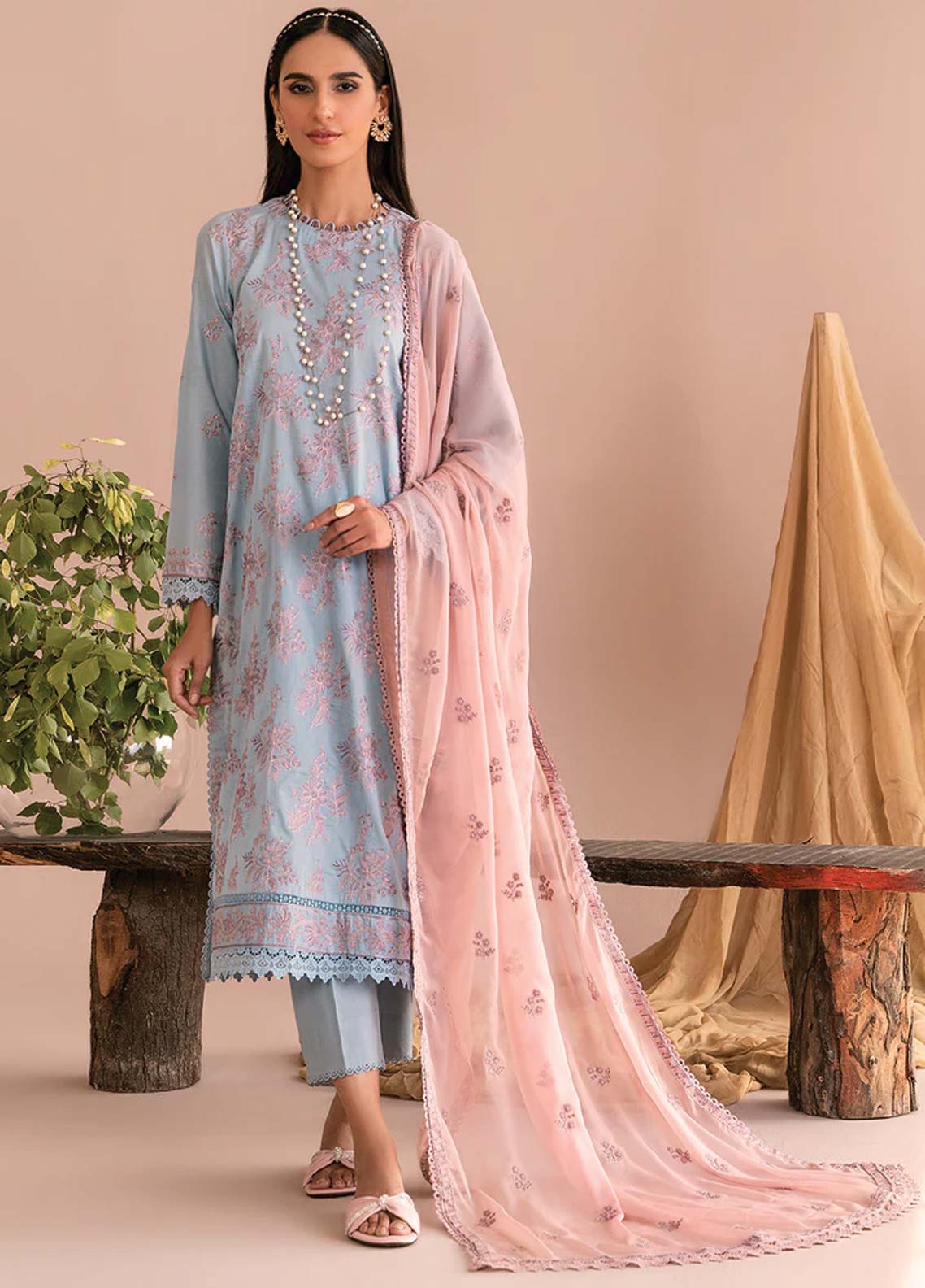 Zarif Embroidered Lawn Unstitched 3 Piece Suit - 07 Zarif Embroidered Lawn Unstitched 3 Piece Suit - 07