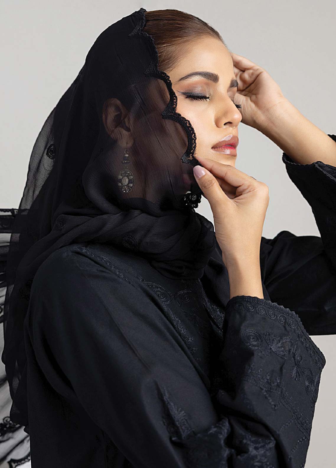 D#049 LSM Lakhany Monochrome Black & White Lawn Collection 623 D#049 LSM Lakhany Monochrome Black & White Lawn Collection 623