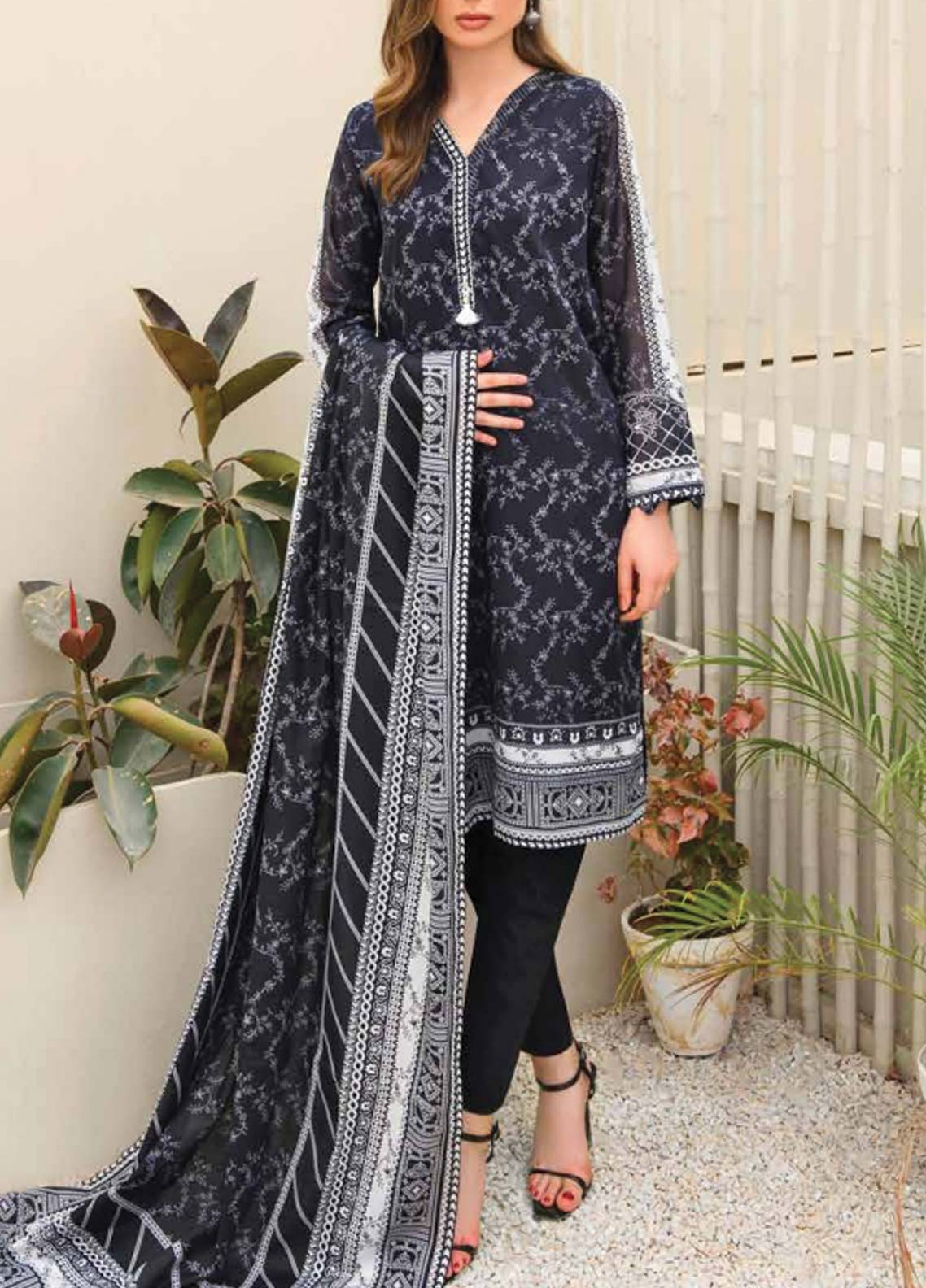 D#17 Salitex Monochrome Black & White Printed Collection 623 D#17 Salitex Monochrome Black & White Printed Collection 623