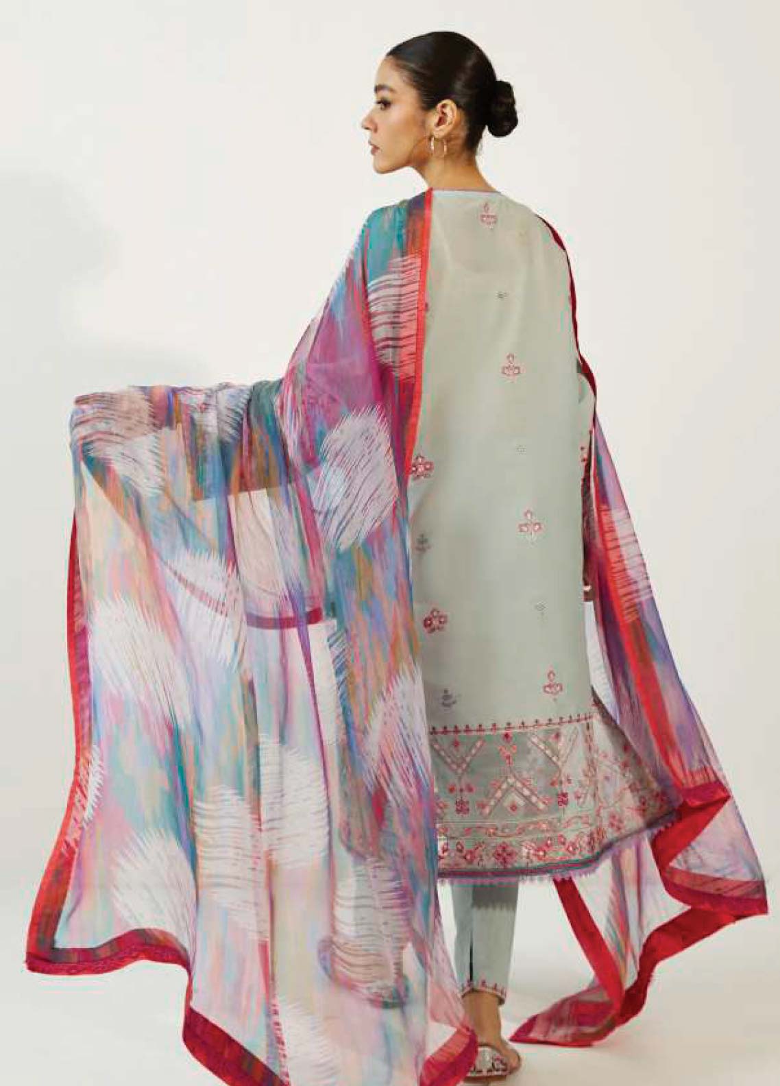 D#7B Zara Shahjahan Coco Emb Lawn Collection 623 D#7B Zara Shahjahan Coco Emb Lawn Collection 623
