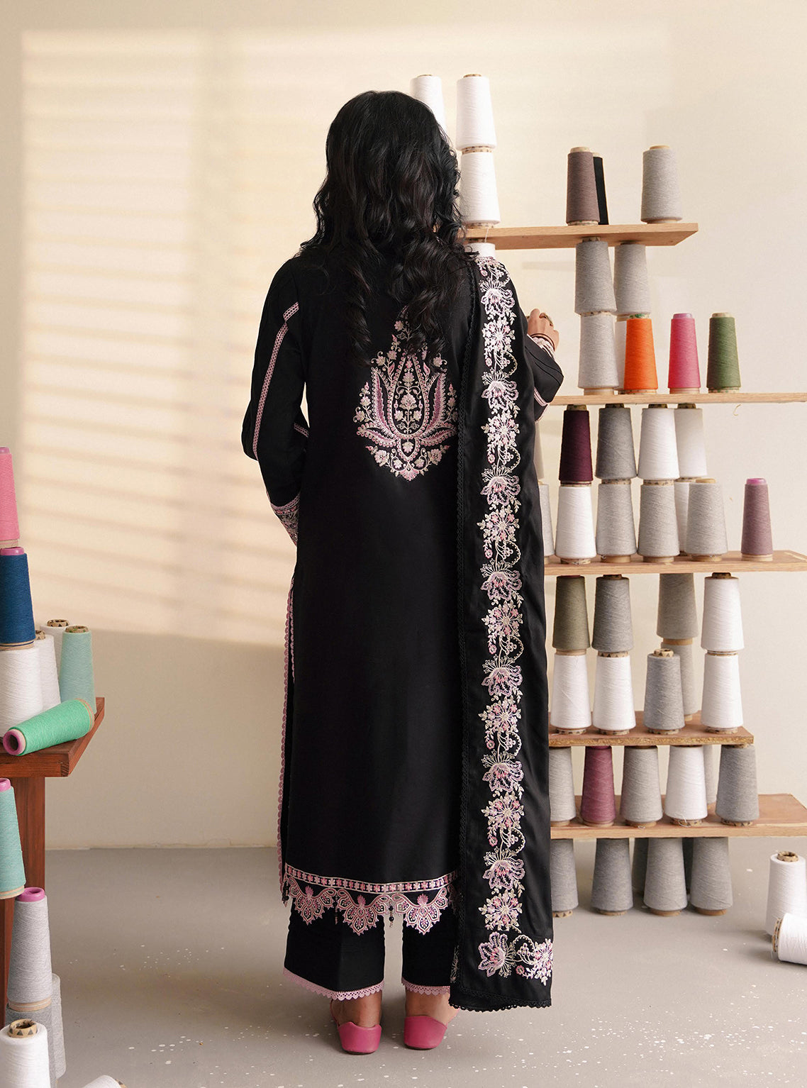 Miraal By Aabyaan Embroidered Linen Unstitched 3 Piece Suit - 06 Miraal By Aabyaan Embroidered Linen Unstitched 3 Piece Suit - 06