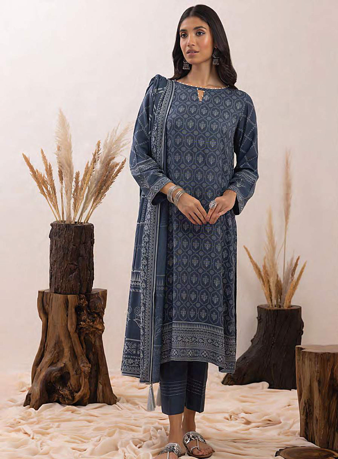 D#12B LSM Lakhany Pashmina Printed Collection 923 D#12B LSM Lakhany Pashmina Printed Collection 923