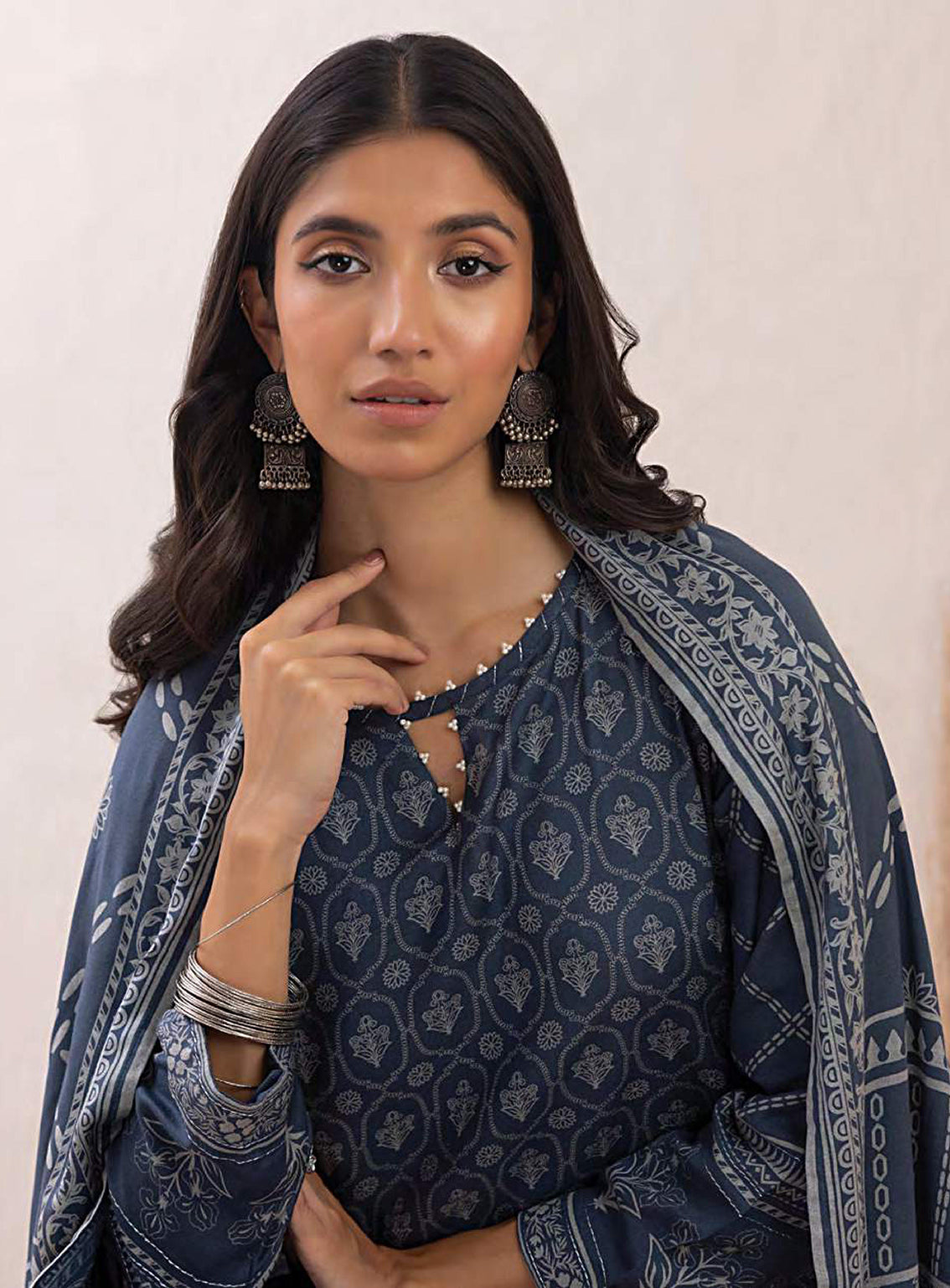 D#12B LSM Lakhany Pashmina Printed Collection 923 D#12B LSM Lakhany Pashmina Printed Collection 923
