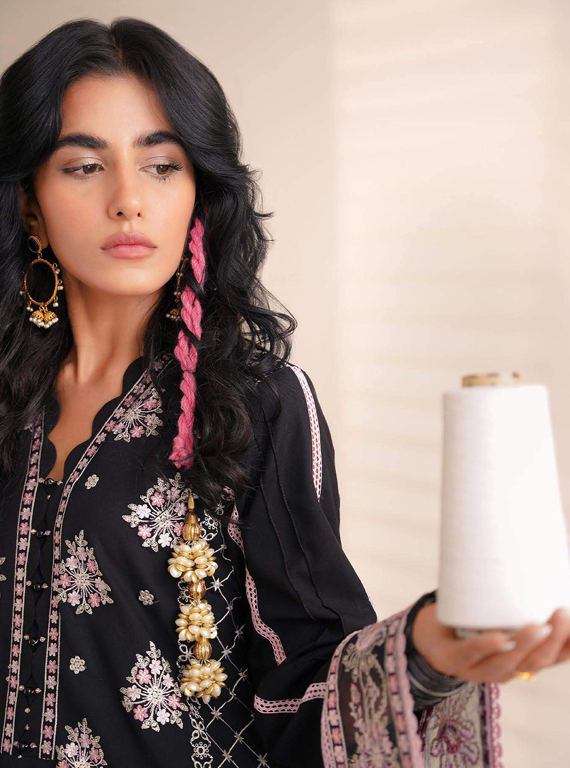Miraal By Aabyaan Embroidered Linen Unstitched 3 Piece Suit - 06 Miraal By Aabyaan Embroidered Linen Unstitched 3 Piece Suit - 06