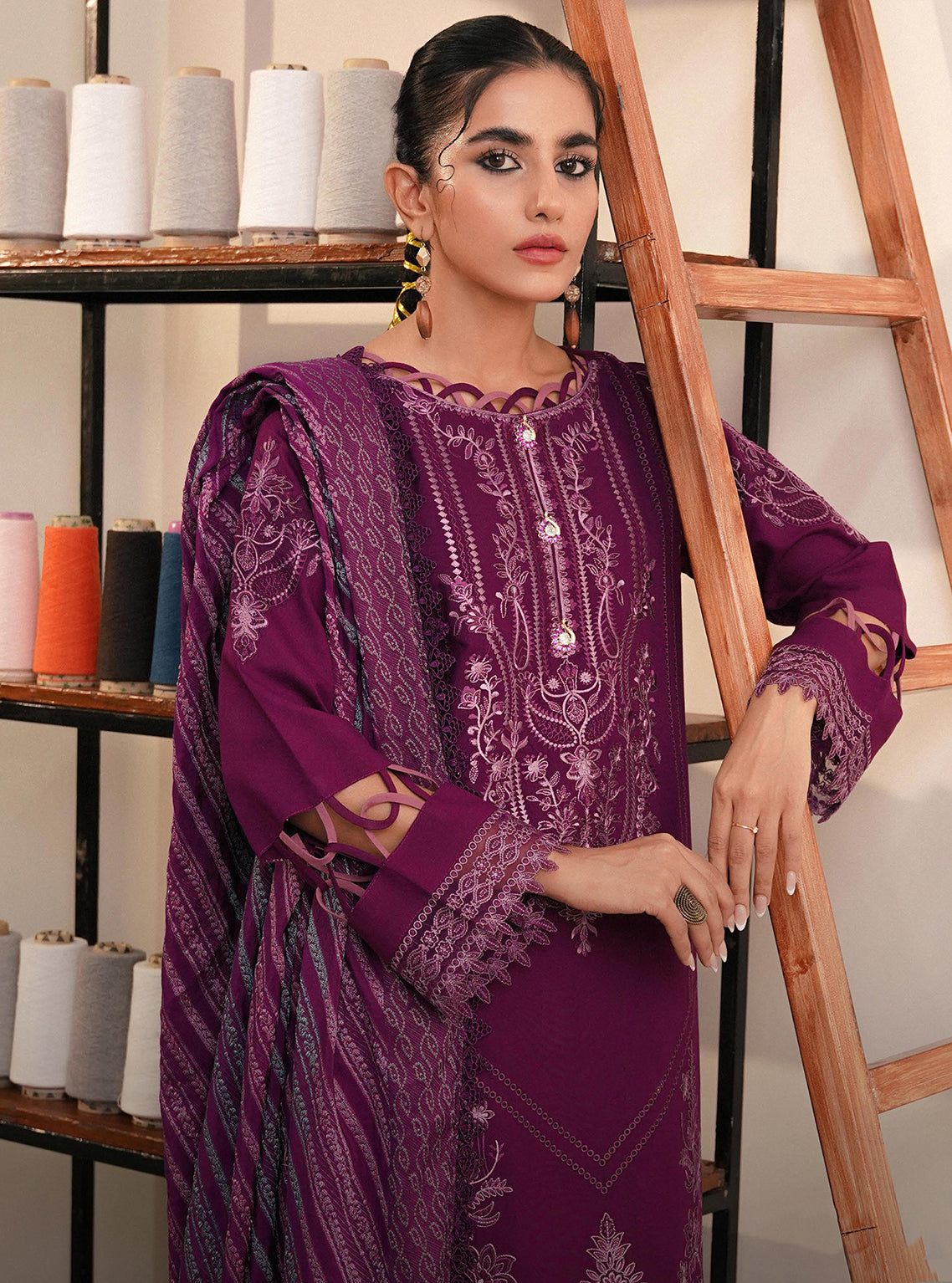 Miraal By Aabyaan Embroidered Linen Unstitched 3 Piece Suit - 05 Miraal By Aabyaan Embroidered Linen Unstitched 3 Piece Suit - 05