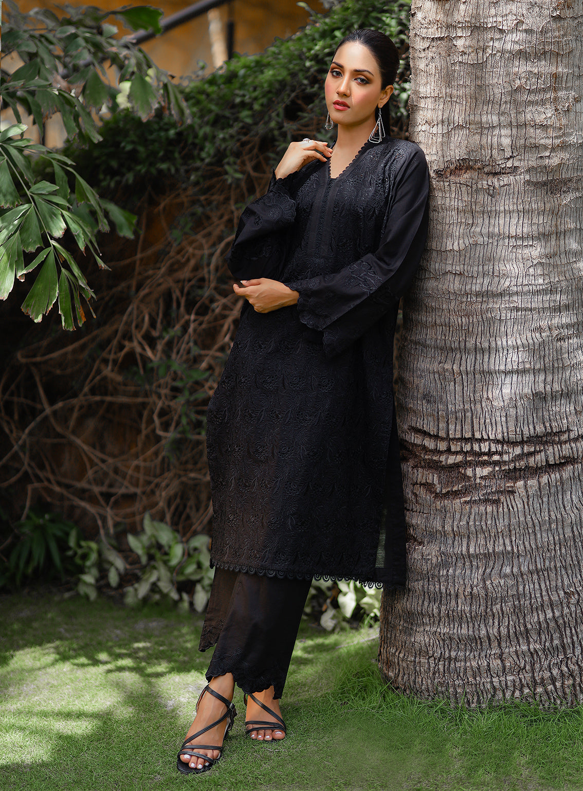 Bareeq Emb Chickankari Stitch Suit 923 Bareeq Emb Chickankari Stitch Suit 923