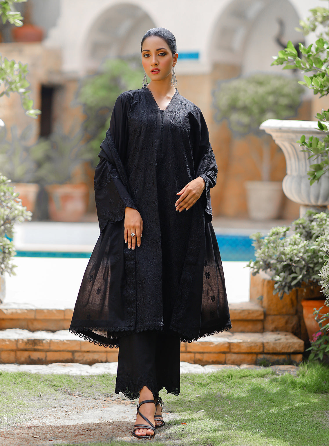 Bareeq Emb Chickankari Stitch Suit 923 Bareeq Emb Chickankari Stitch Suit 923