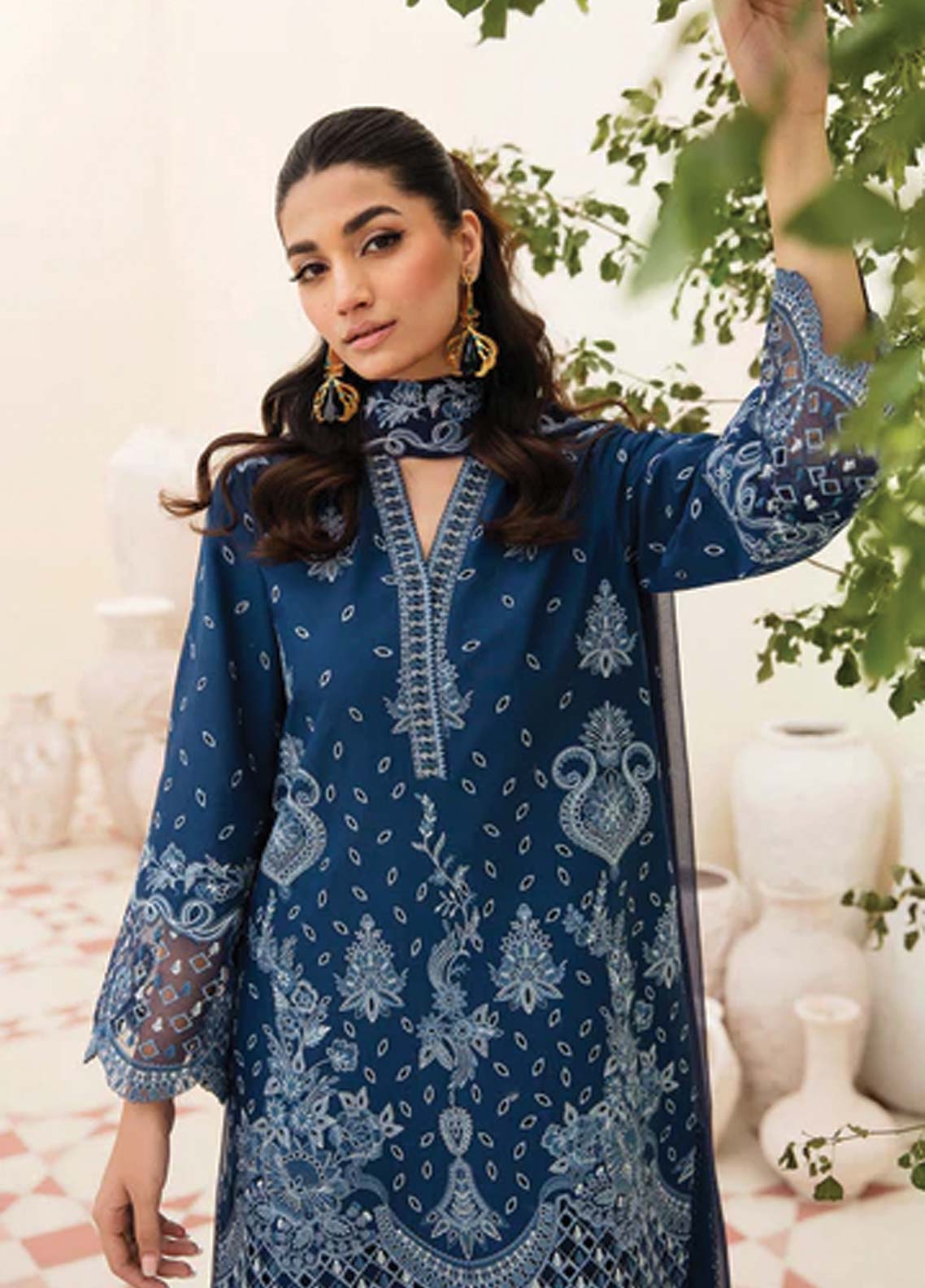 Afrozeh Embroidered Lawn Unstitched 3 Piece Suit - 09 Afrozeh Embroidered Lawn Unstitched 3 Piece Suit - 09