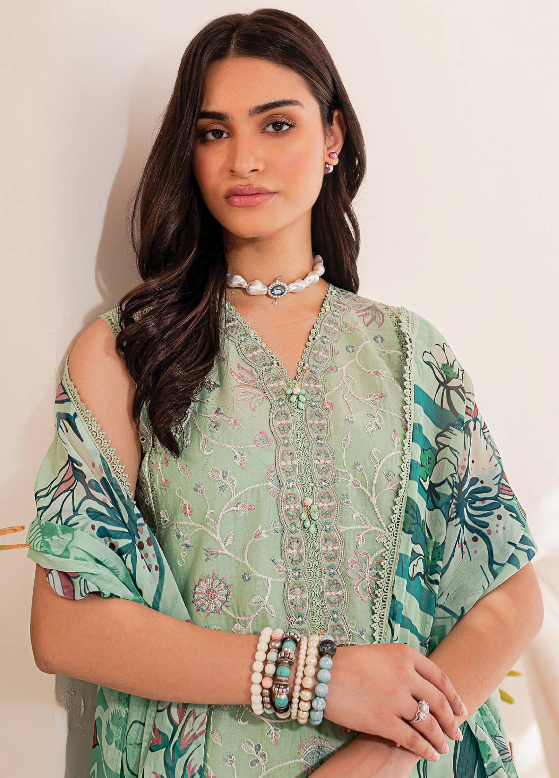 D#09 Farasha Mehek Festive Lawn Collection 623 D#09 Farasha Mehek Festive Lawn Collection 623