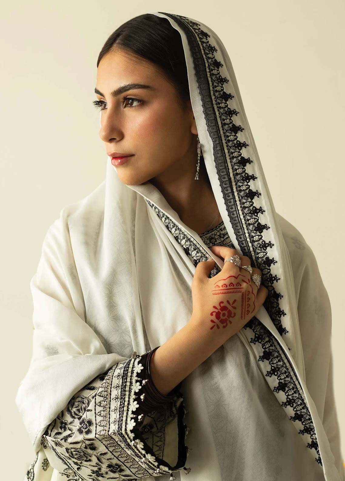 D#05 Zara Shahjahan Emb Lawn Collection 623 V-2 D#05 Zara Shahjahan Emb Lawn Collection 623 V-2