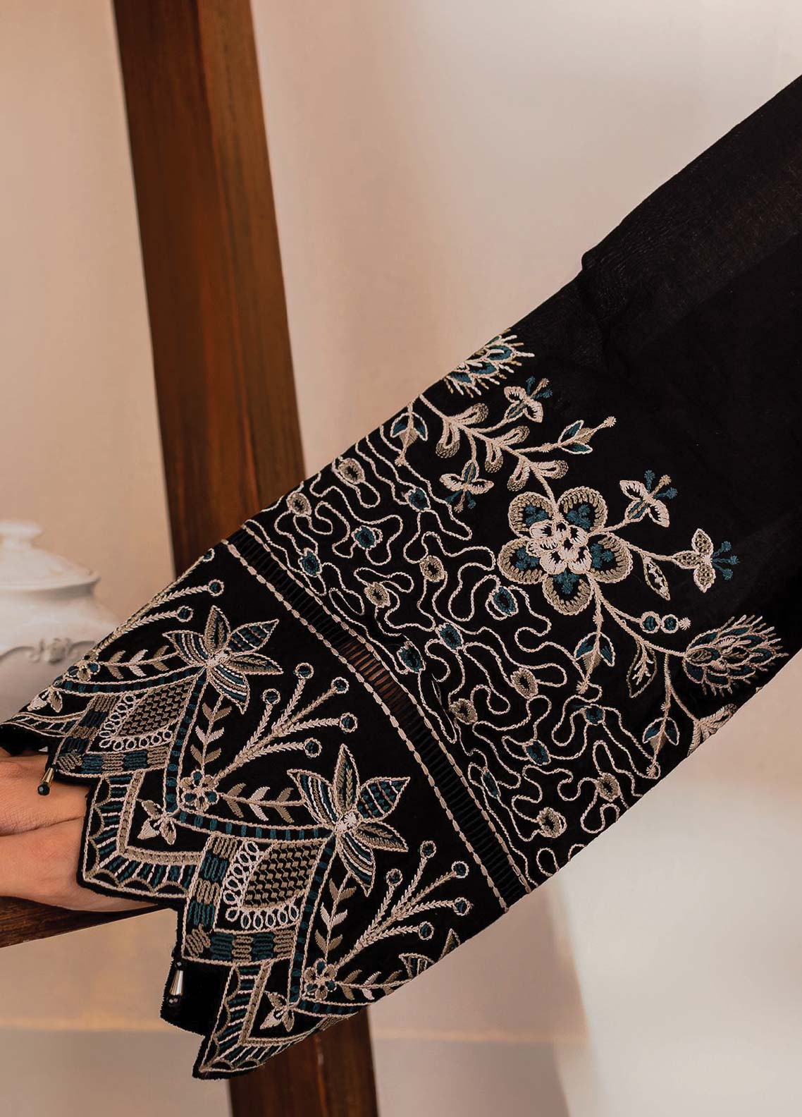 D#06 Farasha Mehek Festive Lawn Collection 623 D#06 Farasha Mehek Festive Lawn Collection 623