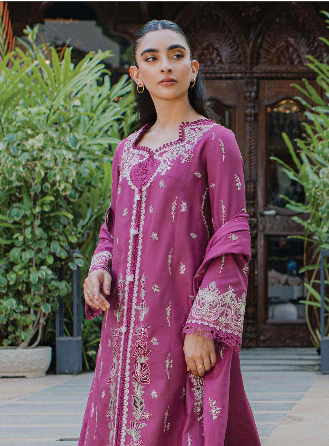 Qline By Qalamkar Embroidered Linen Unstitched 3 Piece Suit - 03 SERA Qline By Qalamkar Embroidered Linen Unstitched 3 Piece Suit - 03 SERA