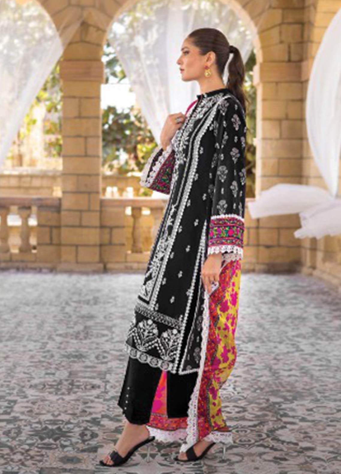 D#5A Zainab Chottani Luxury Emb Lawn Collection 623 D#5A Zainab Chottani Luxury Emb Lawn Collection 623