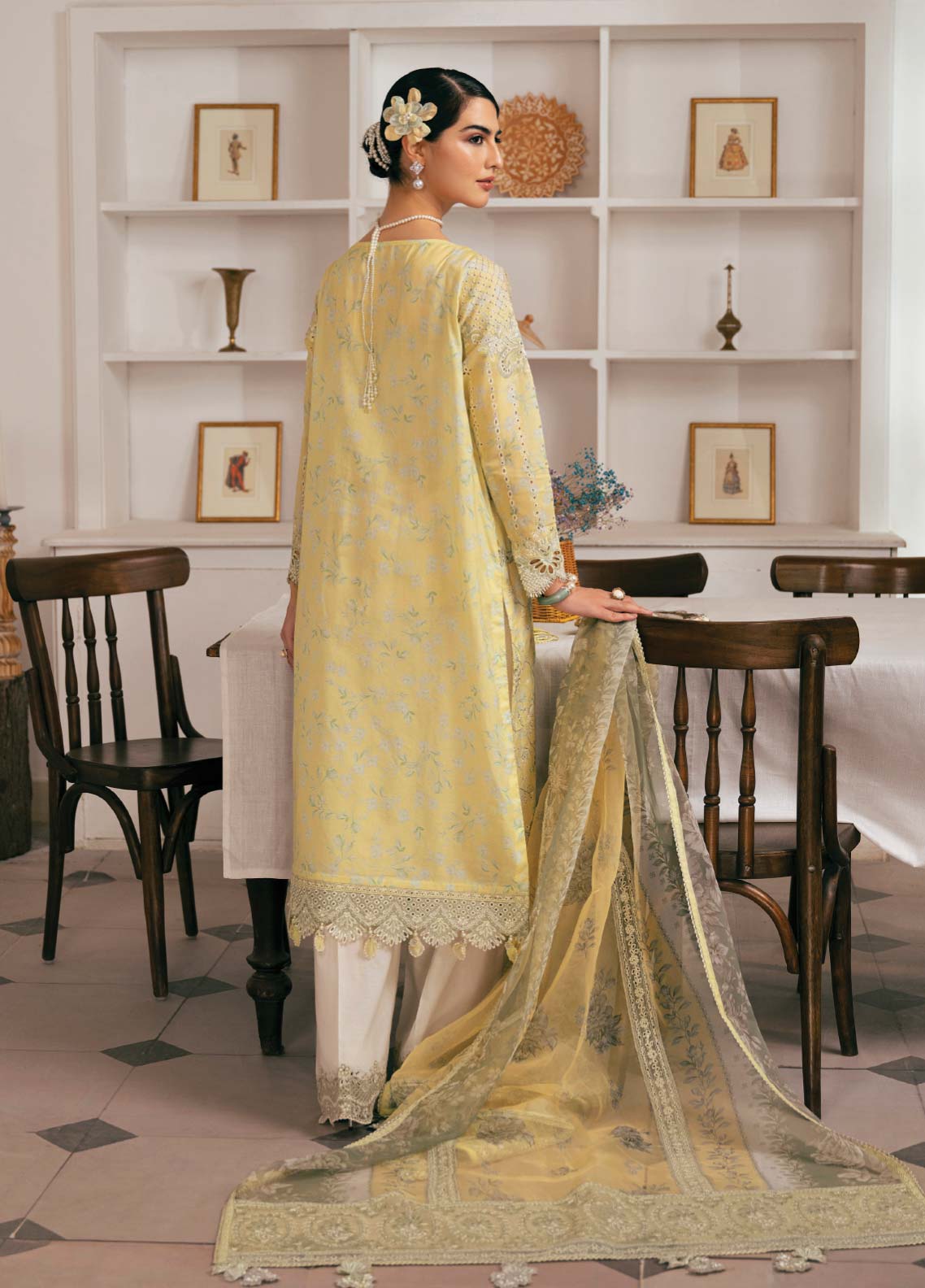 D#04 Baroque Swiss Lawn Emb Collection 623 D#04 Baroque Swiss Lawn Emb Collection 623