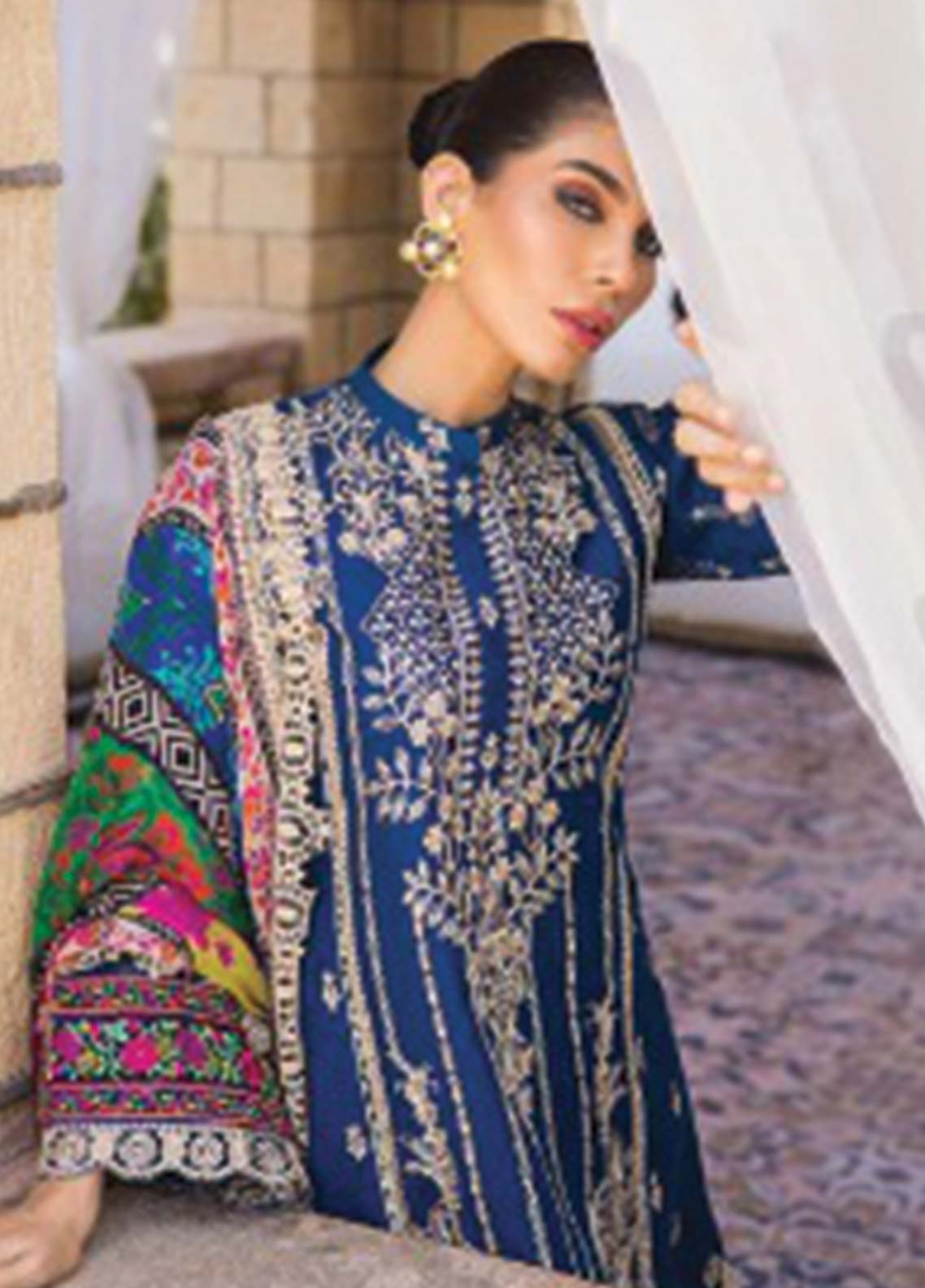 D#5B Zainab Chottani Luxury Emb Lawn Collection 623 D#5B Zainab Chottani Luxury Emb Lawn Collection 623