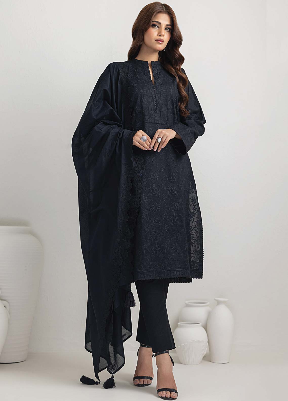 D#010 LSM Lakhany Monochrome Black & White Lawn Collection 623 D#010 LSM Lakhany Monochrome Black & White Lawn Collection 623