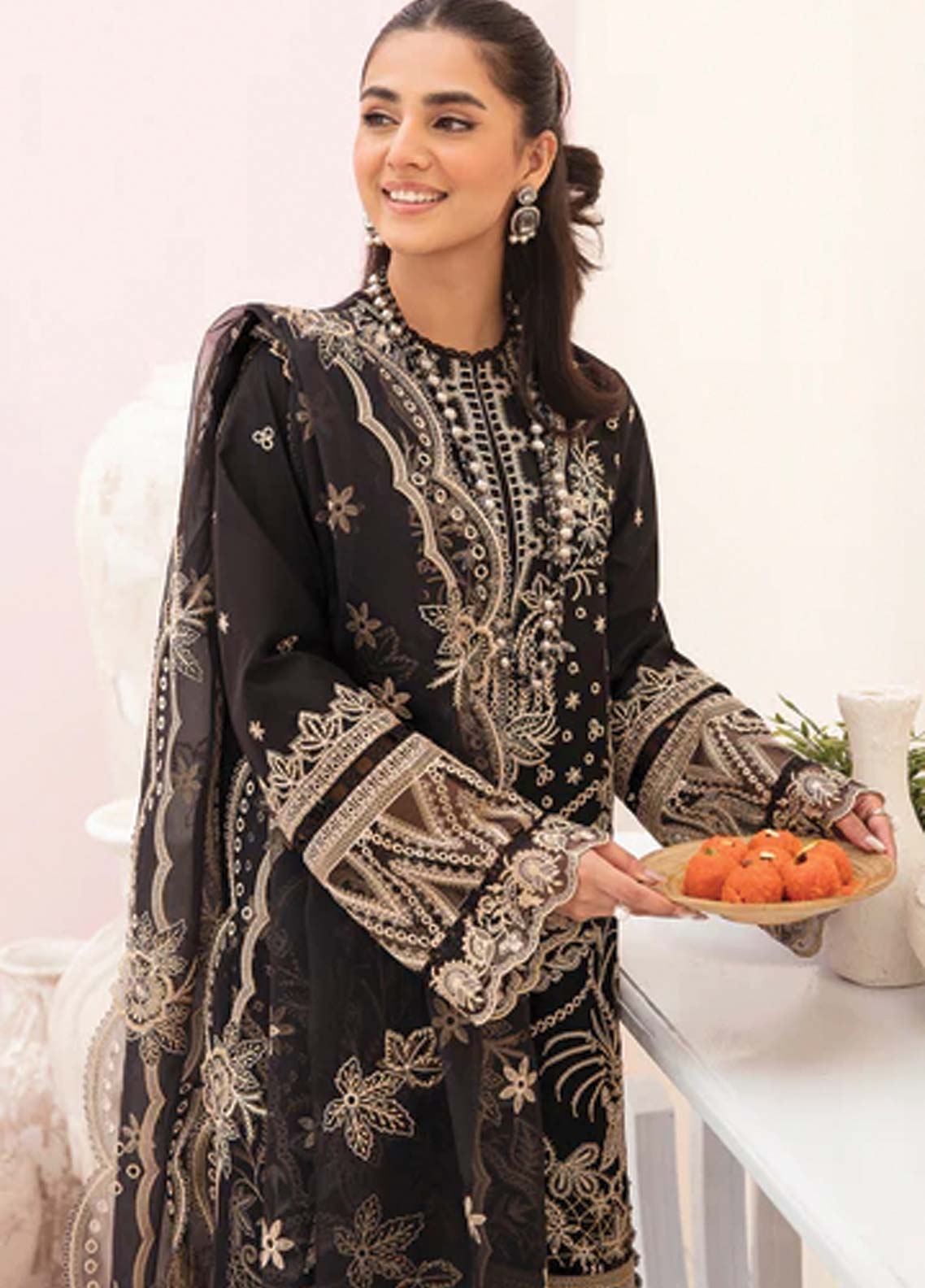 Afrozeh Embroidered Lawn Unstitched 3 Piece Suit - 07 Afrozeh Embroidered Lawn Unstitched 3 Piece Suit - 07