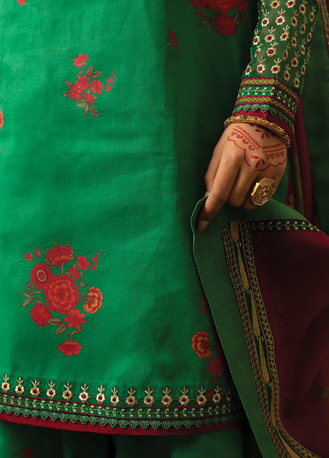 D#07 Zara Shahjahan Emb Lawn Collection 623 V-2 D#07 Zara Shahjahan Emb Lawn Collection 623 V-2