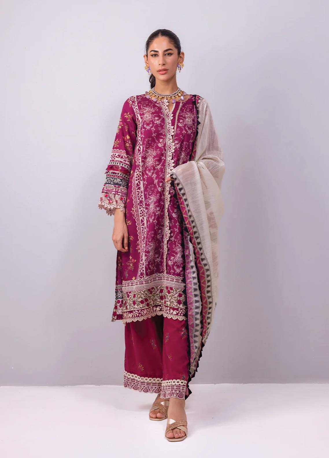 D#7B Elaf Signature Emb Lawn Collection 623 D#7B Elaf Signature Emb Lawn Collection 623