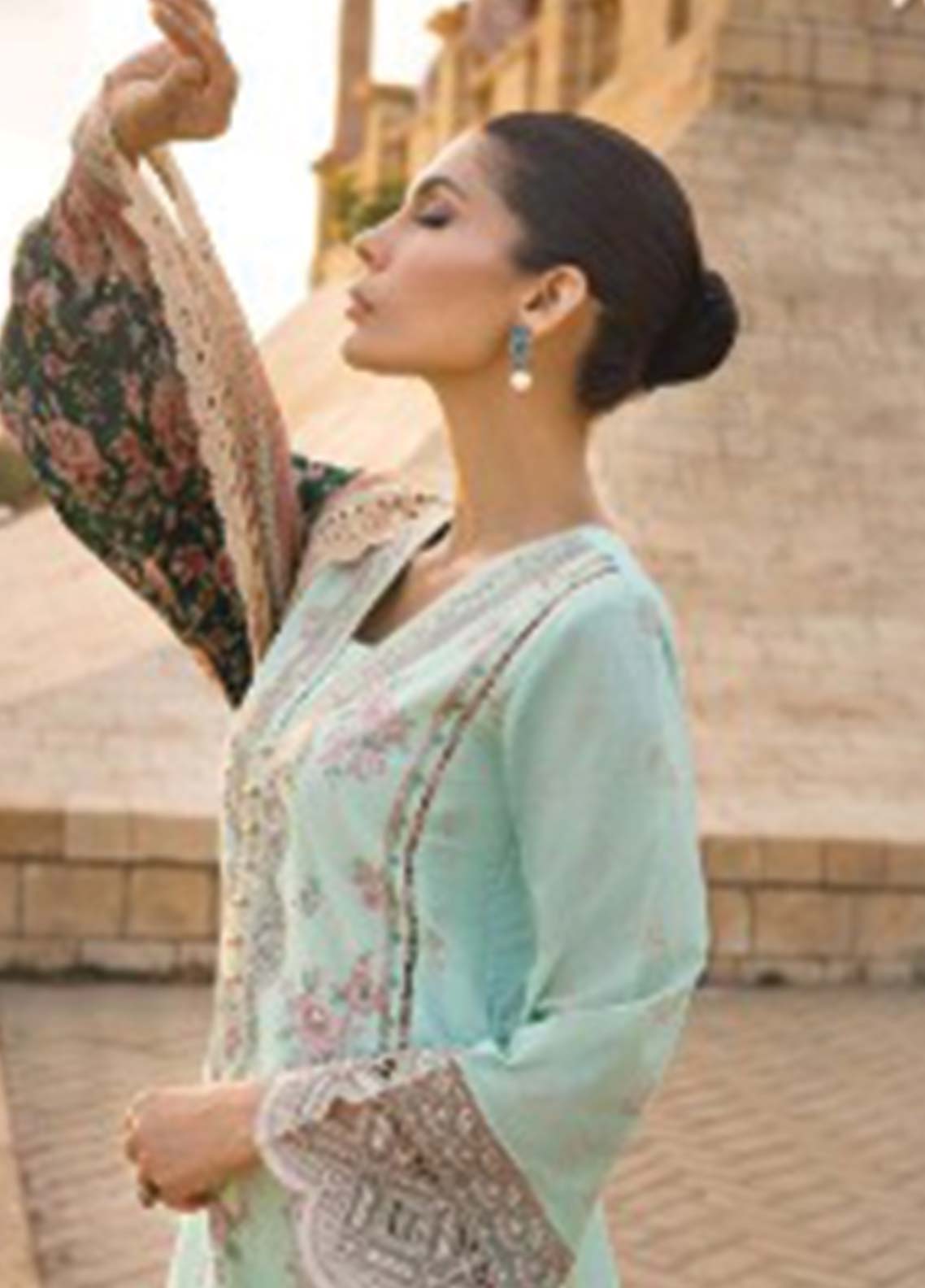 D#2A Zainab Chottani Luxury Emb Lawn Collection 623 D#2A Zainab Chottani Luxury Emb Lawn Collection 623
