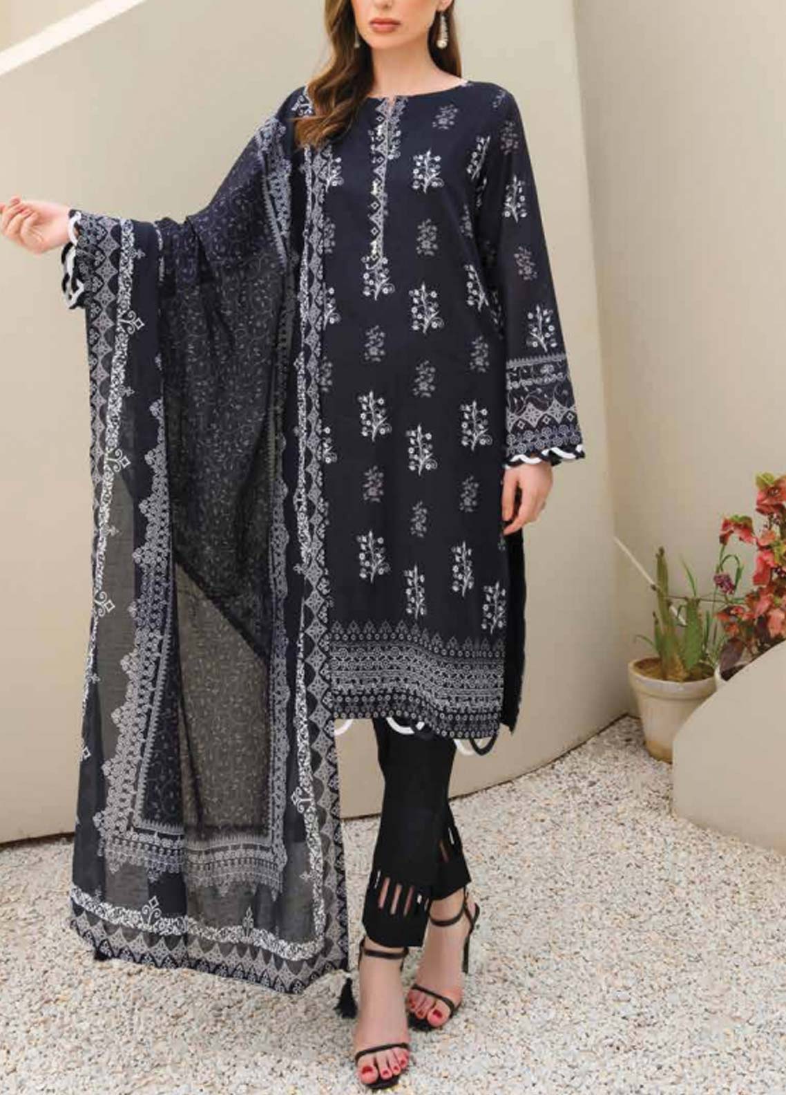 D#14 Salitex Monochrome Black & White Printed Collection 623 D#14 Salitex Monochrome Black & White Printed Collection 623
