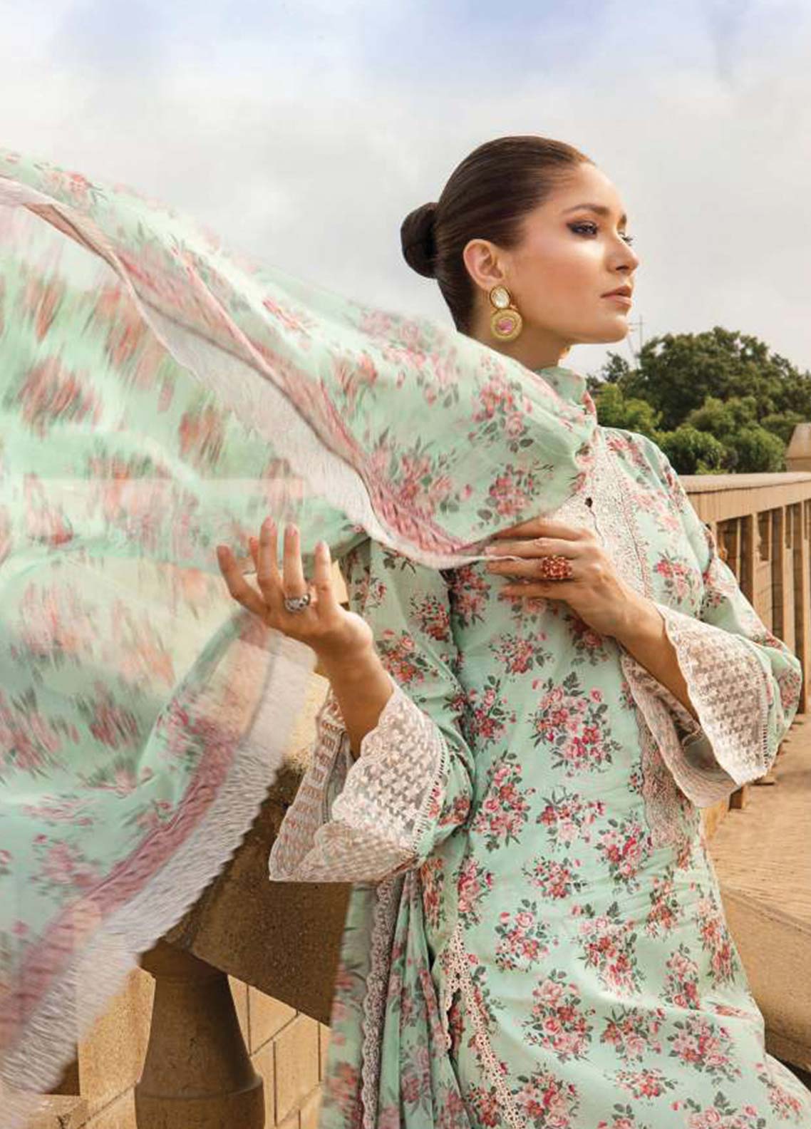 D#6A Zainab Chottani Luxury Emb Lawn Collection 623 D#6A Zainab Chottani Luxury Emb Lawn Collection 623