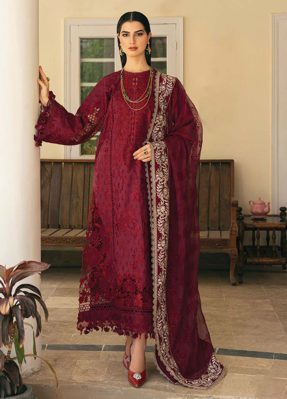 D#05 Baroque Swiss Lawn Emb Collection 623 D#05 Baroque Swiss Lawn Emb Collection 623