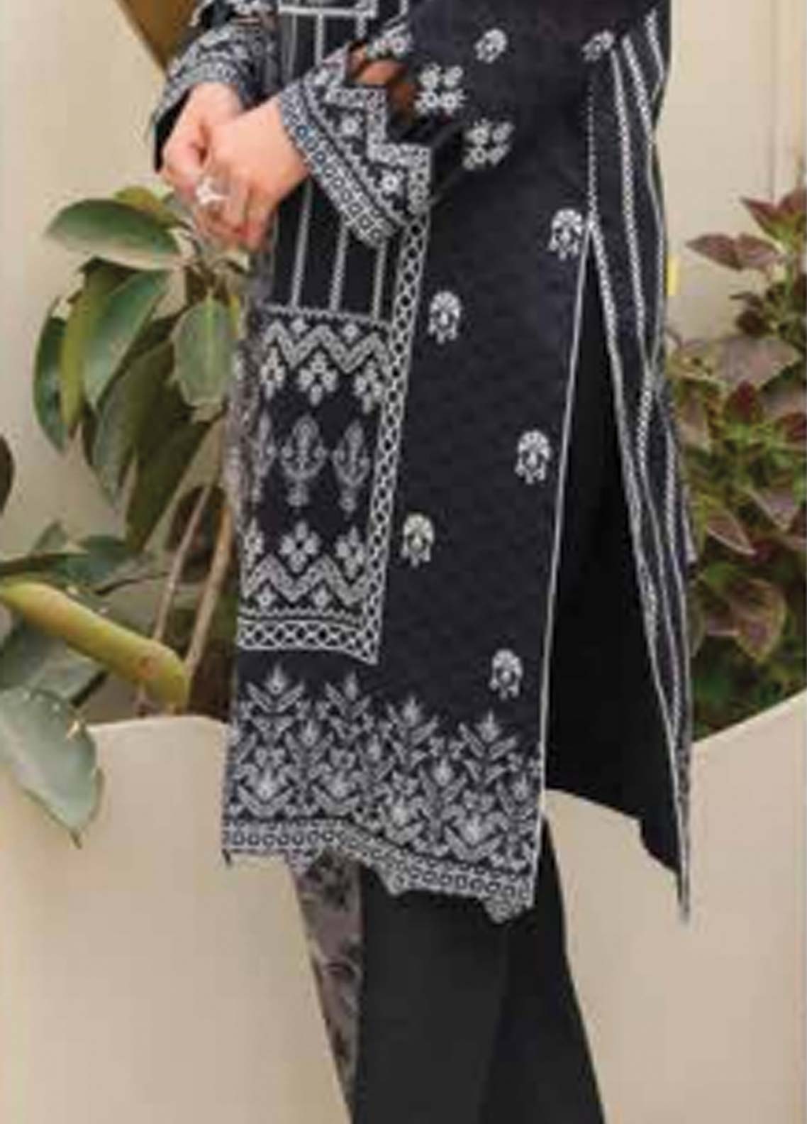 D#18 Salitex Monochrome Black & White Printed Collection 623 D#18 Salitex Monochrome Black & White Printed Collection 623