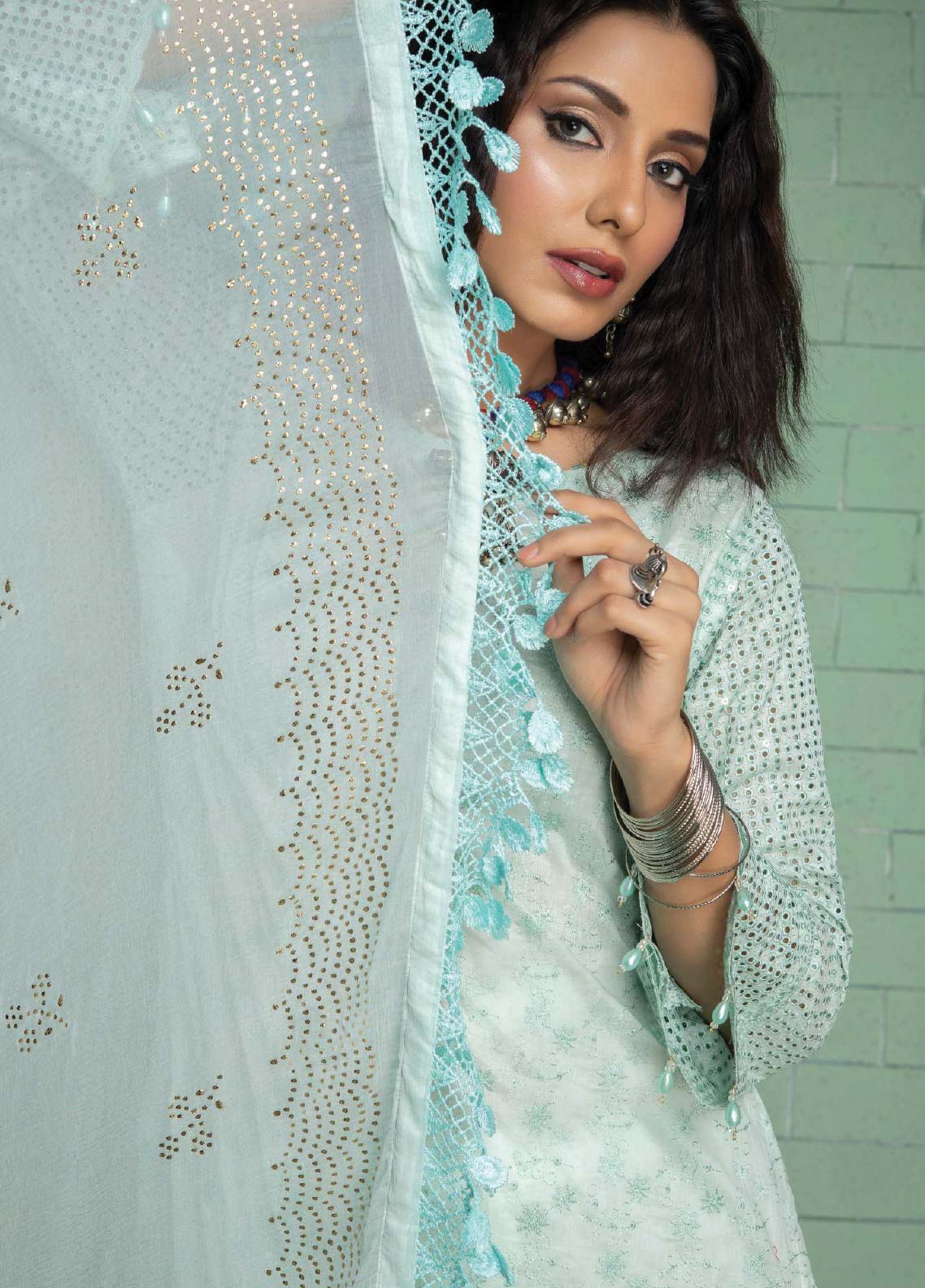 D#04 Schick Juhi Luxury Emb Lawn Collection 623 D#04 Schick Juhi Luxury Emb Lawn Collection 623