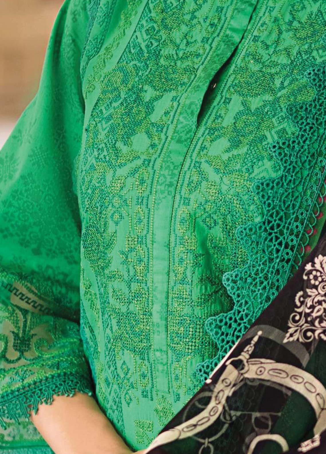 D#7A Zainab Chottani Luxury Emb Lawn Collection 623 D#7A Zainab Chottani Luxury Emb Lawn Collection 623