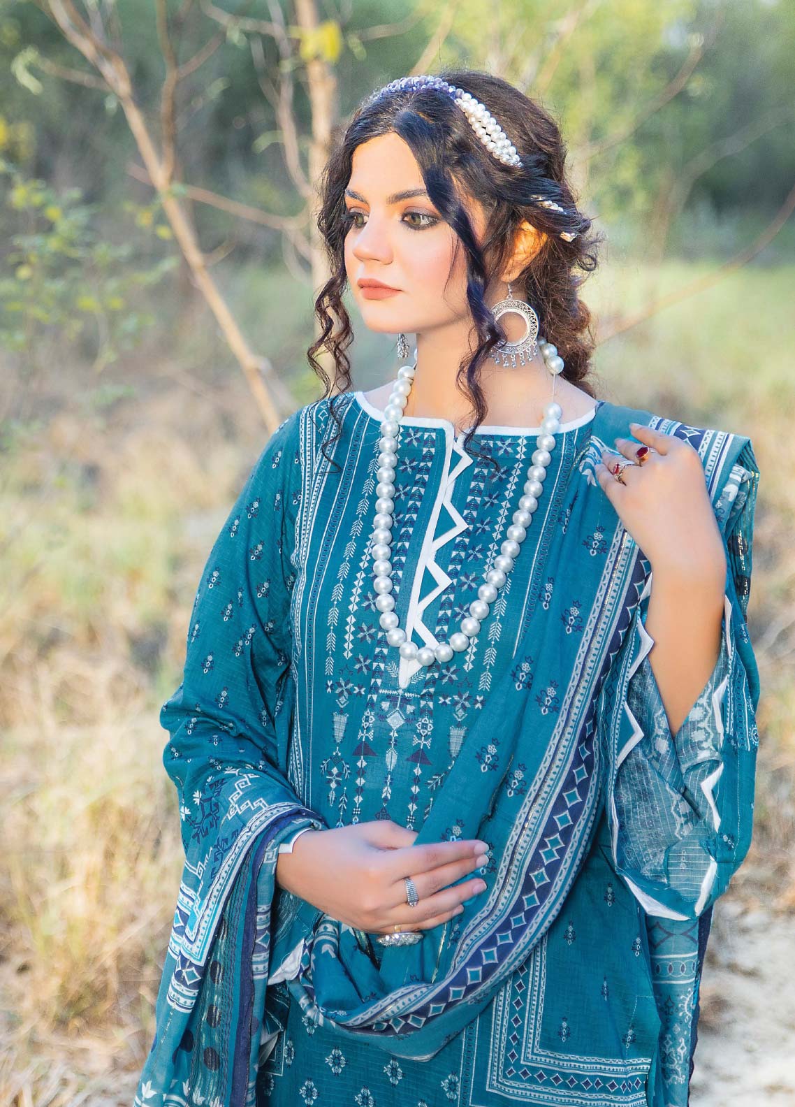 D#07 Ain Alif Digital Printed Lawn Collection 623 D#07 Ain Alif Digital Printed Lawn Collection 623